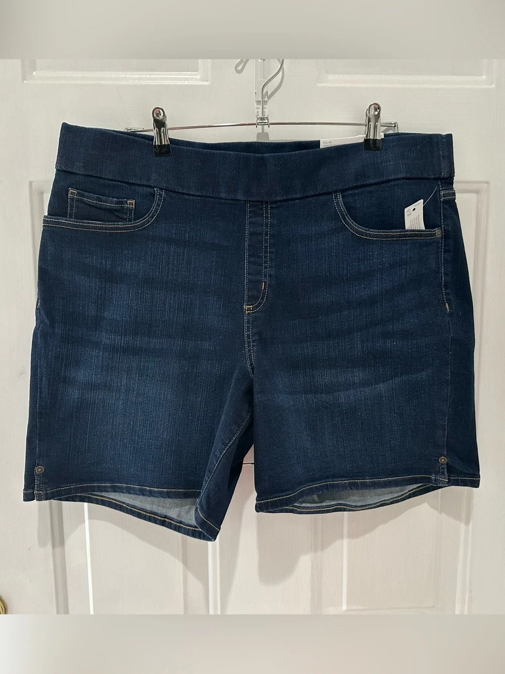 Dark Blue Denim Women’s Shorts by Liz Claiborne 18 Misses NWT - Picture 1 of 5